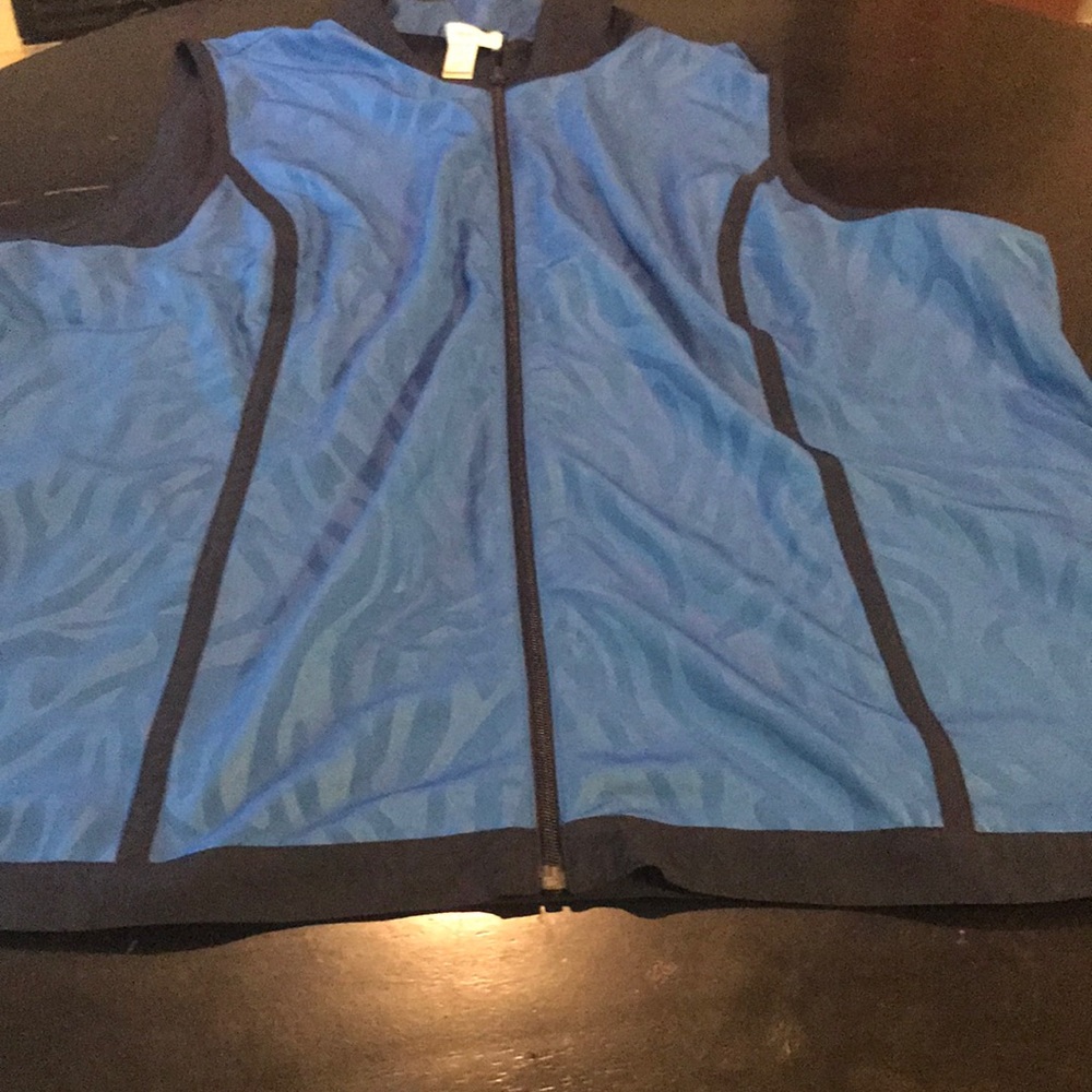 Looks Cute 3X Reversible Black/ Blue Vest 💥